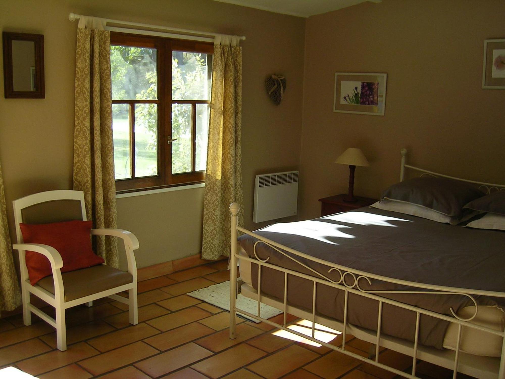 Mas La Provence Bed & Breakfast LʼIsle-sur-la-Sorgue Стая снимка