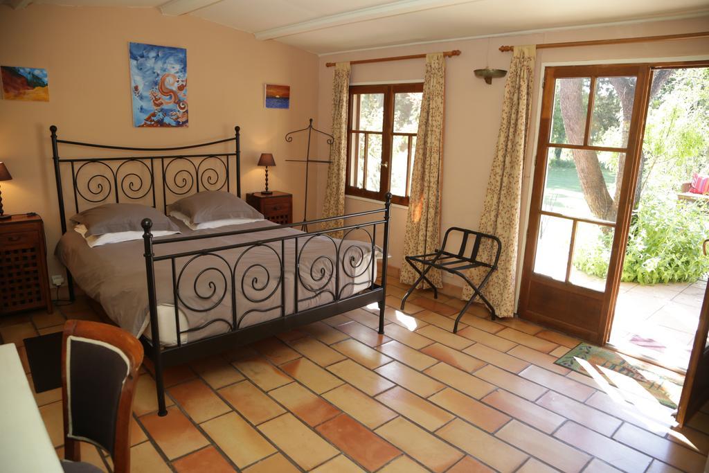 Mas La Provence Bed & Breakfast LʼIsle-sur-la-Sorgue Екстериор снимка