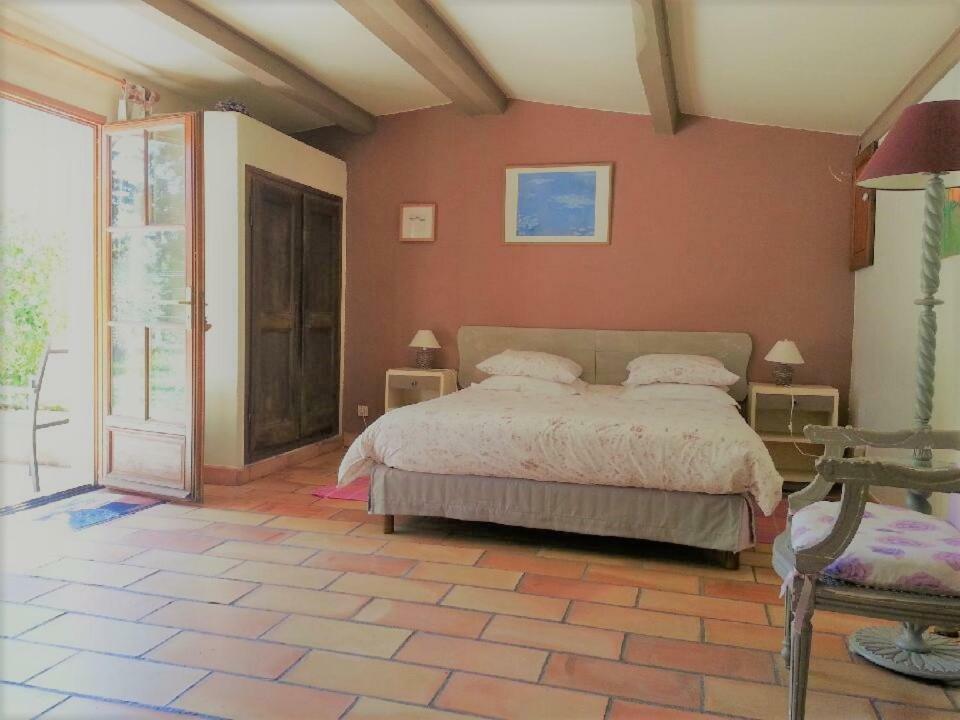 Mas La Provence Bed & Breakfast LʼIsle-sur-la-Sorgue Стая снимка